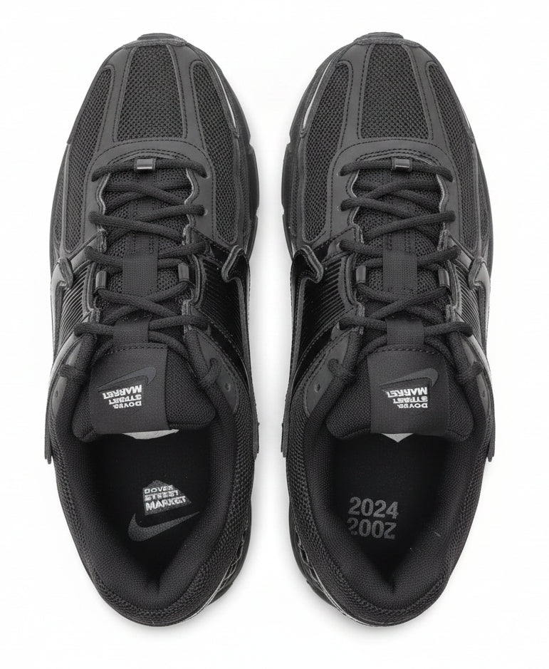 Nike Zoom Vomero 5 - Size UK 7