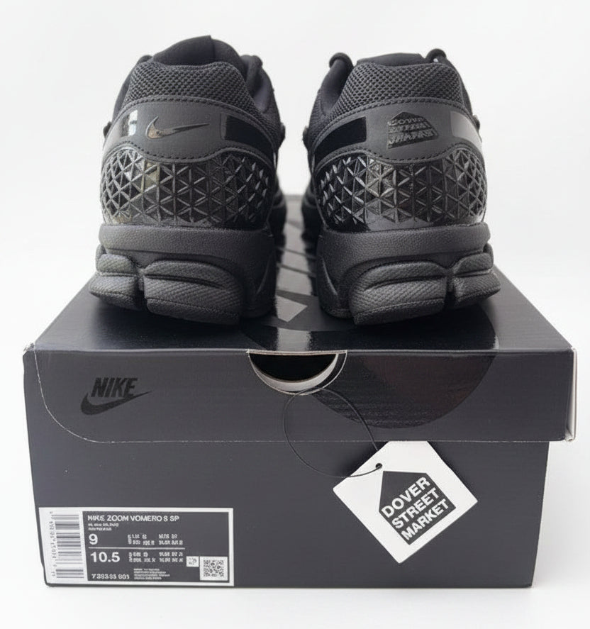 Nike Zoom Vomero 5 - Size UK 7
