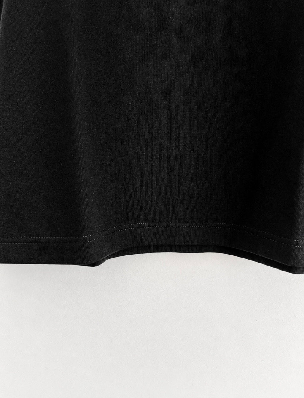 Globe Tee // Black