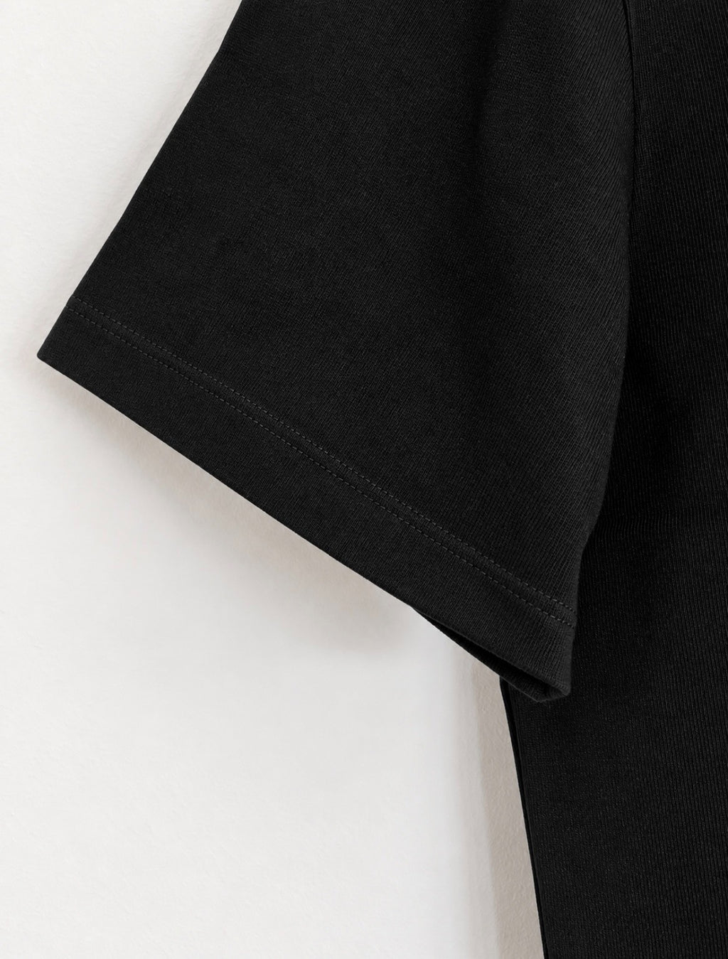 Globe Tee // Black
