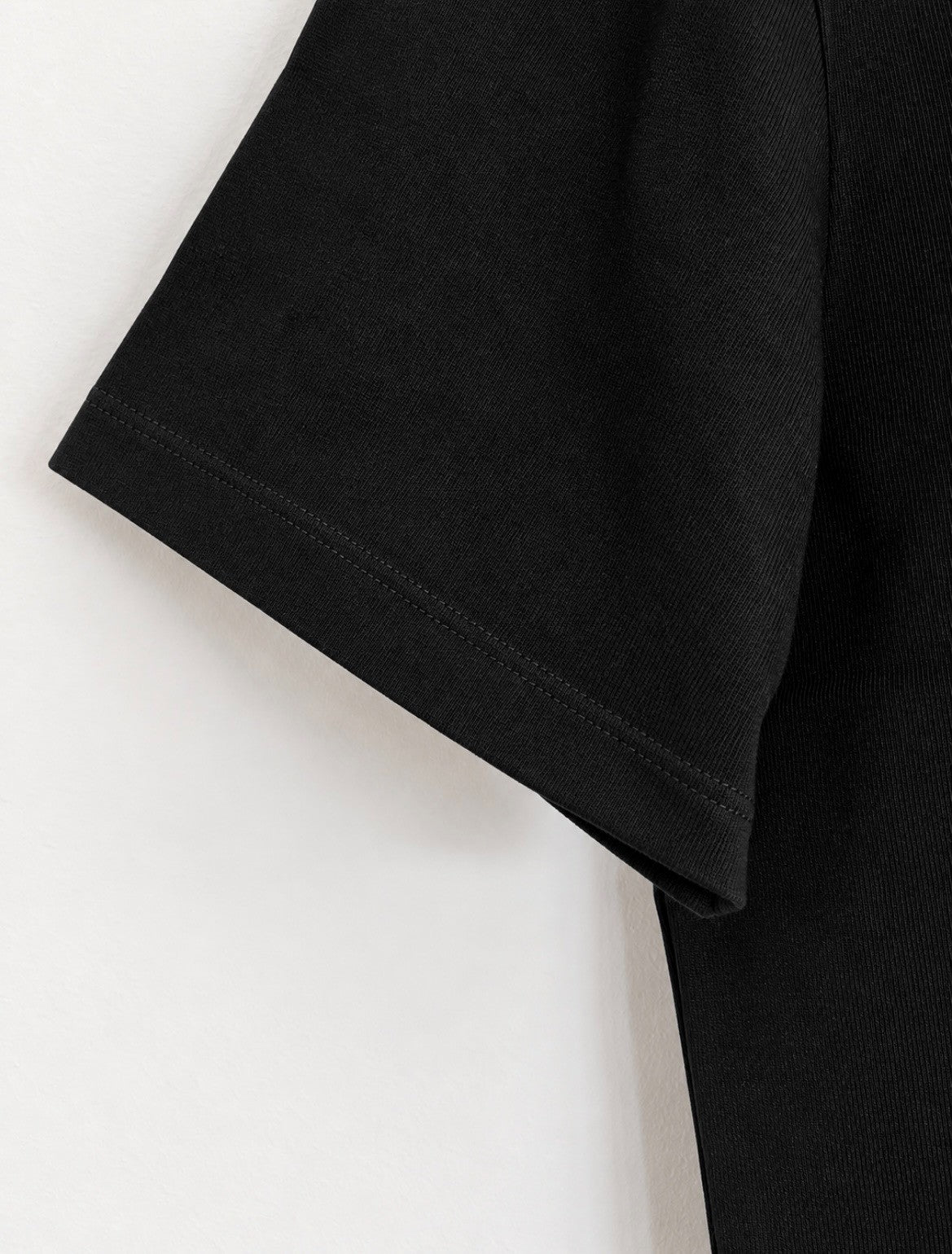 Globe Tee // Black